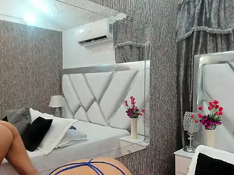 CrystalHadid webcam