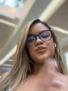 alisha-bond (F teen) - Make me wet in public. Go bathroom