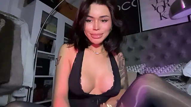 parisiandoll (T young) - make me happy and cum