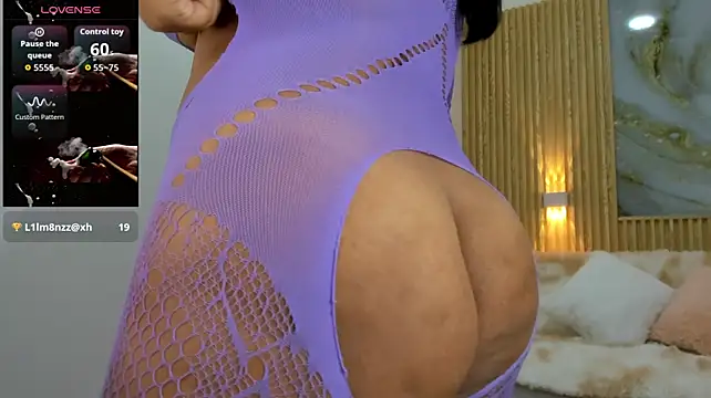 Cloe_35 live cam on StripChat