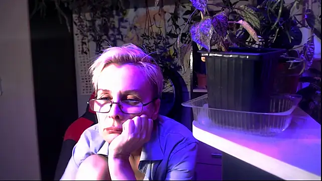 HelgaHimmell live cam on StripChat