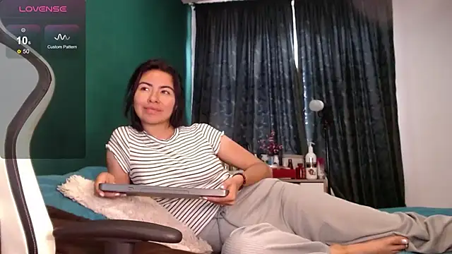 alice_middlee webcam