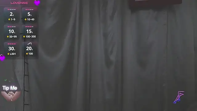 LeanaMaturee live cam on StripChat