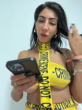 Yasmiinee webcam