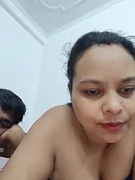 Luv_swara02 live cam on StripChat