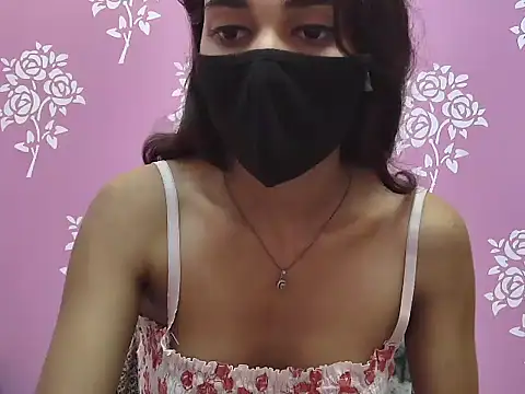 Shanaya_xo live cam on StripChat