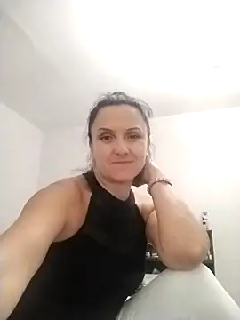 MillaMia45 live cam on StripChat