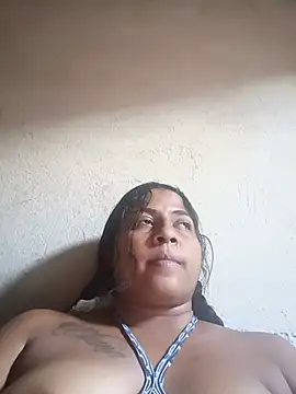 Giselabrunette25 live cam on StripChat