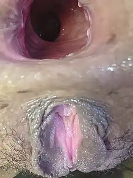 HottCandy21 webcam