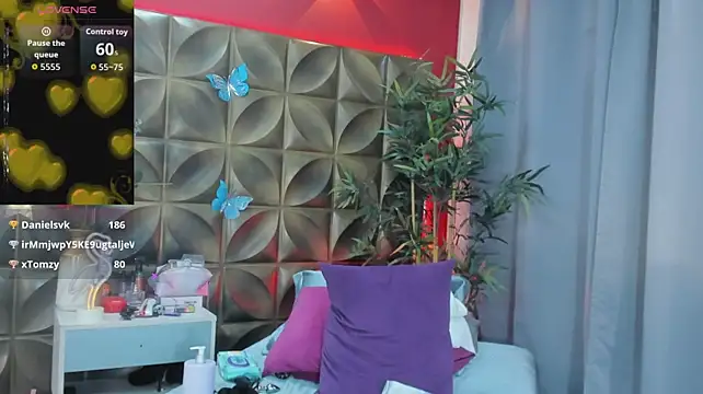 Gaia_rougee live cam on StripChat