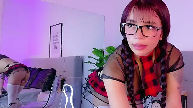 Nicolee_Saint webcam