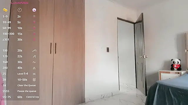 skinny_milky webcam