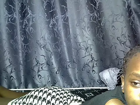 Lynne_pretty4 webcam