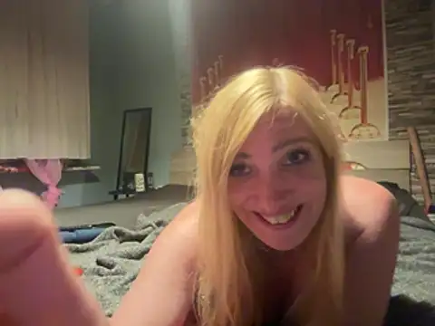 Roxy_Blume webcam