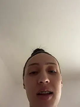 Im_lauritaa live sex cam
