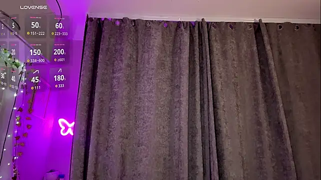 Marry_Sornatiko webcam