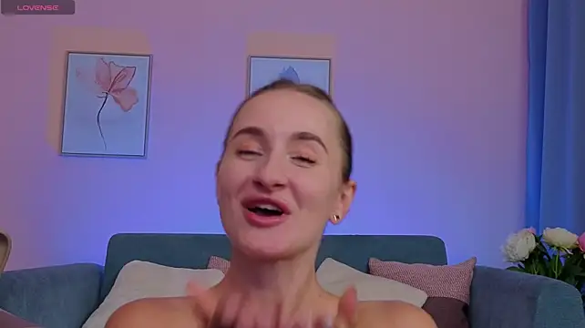 IrisBloommm webcam