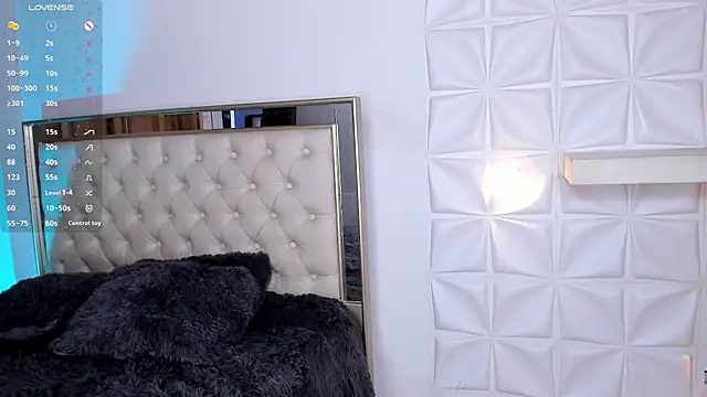 miss_alice_jones webcam