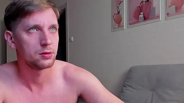 DavidAndSophie live cam on StripChat