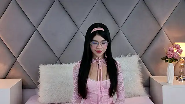 OliviaDiaz live cam on StripChat