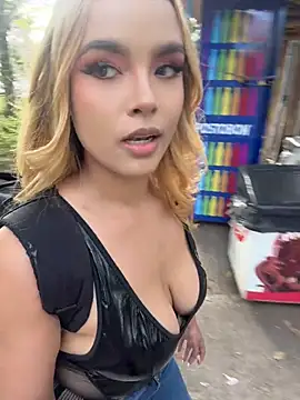 sammy_garciaa1 (F young) - Sammy walk whit my tits out