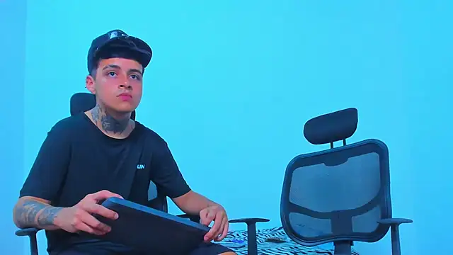 thomas-wil (G young) - suck dick and balls