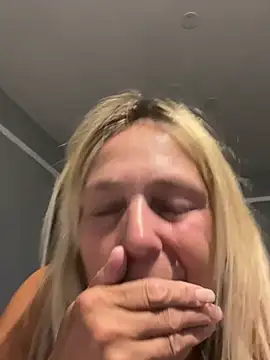 Blondnboujee53