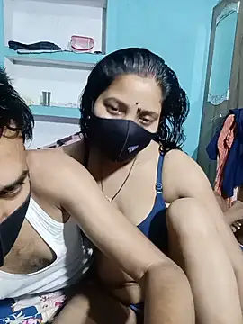 RoyalDesiCouple webcam