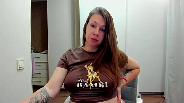 PregnantEva webcam