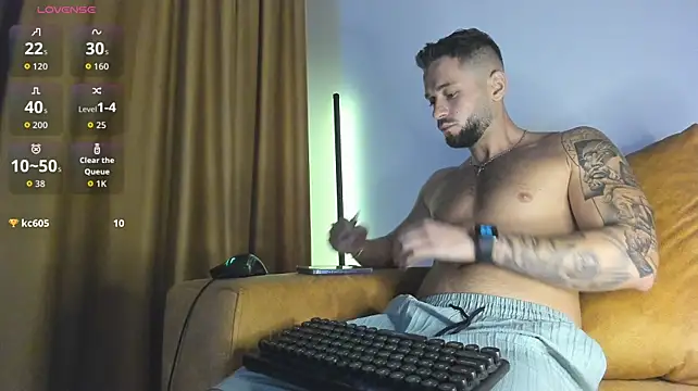 nicholasX1 live cam on StripChat