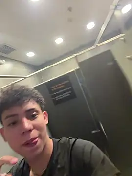 Yoursexyjose Stripchat live cam