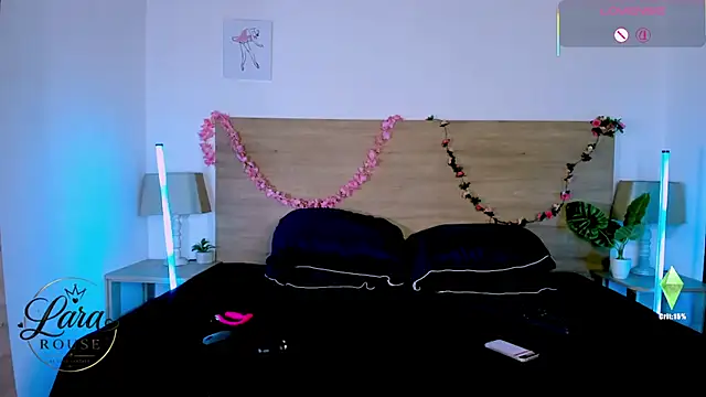 LaraRous live sex cam