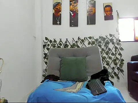 Latins_Boss webcam