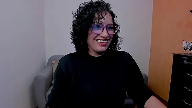 scarlet_wet live cam on StripChat