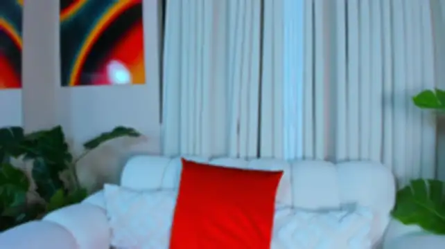 naira_velvett live cam on StripChat
