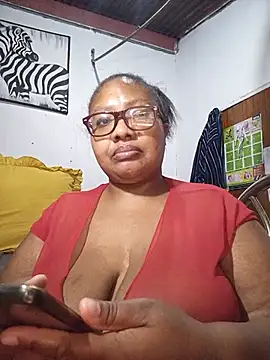 YELLOW_BONE webcam