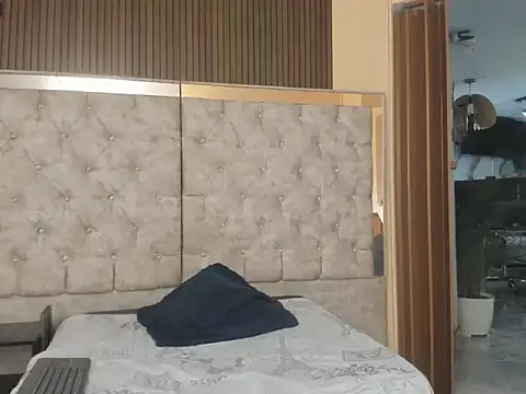 pamela_blonde60857 webcam