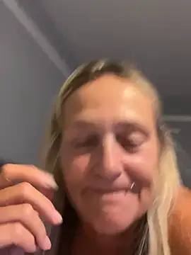 blondnboujee53