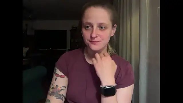 LeaWetGirl webcam