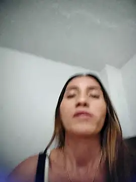 isaa- live cam on StripChat