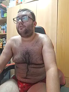 Javier_bear live cam on StripChat