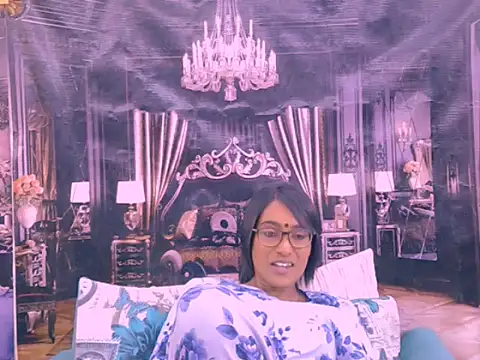 IndianRebel4u2Luv webcam