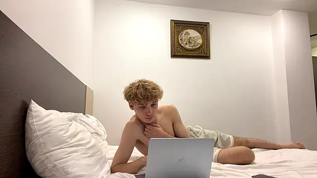 hotbabycouple_ (G teen) - blowjob 5 min