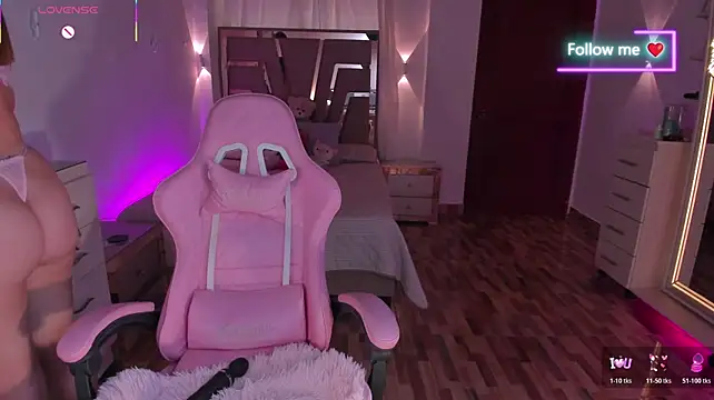 MiaLatina_ webcam