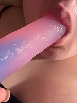 alicebassiofficial webcam