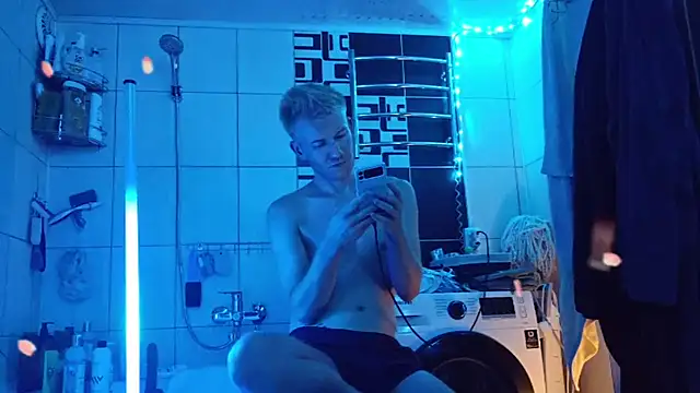 Vuitton live cam on StripChat