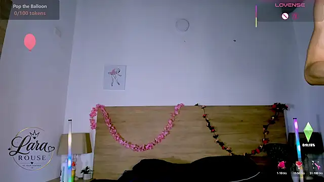 LaraRous live cam on StripChat