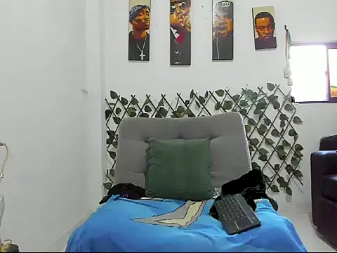 Latins_Boss webcam