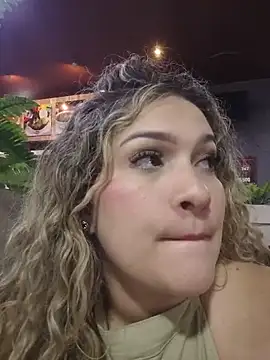 Sara_smiiith211 webcam
