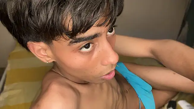 Mauuu18 webcam